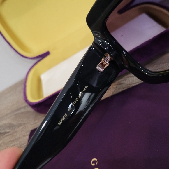 Gucci  Sunglasses, Brand New, Overside - Picture 9 of 10